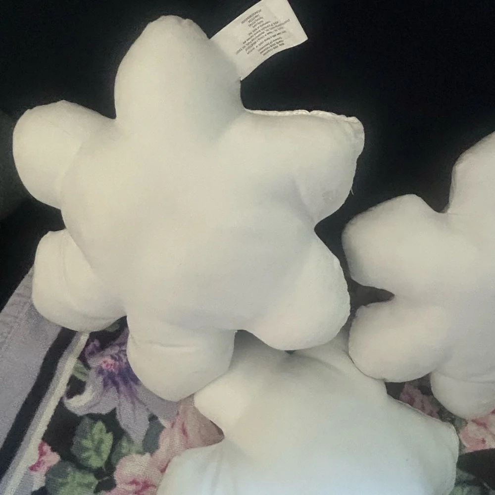 5/$25 Abrand White and Silver Snowflake Blossom Holiday Pillow Set